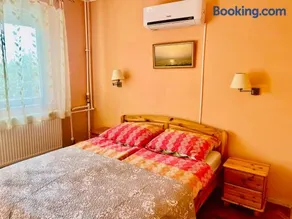 Sunny & Green Apartment - Image 2