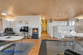 Cottage With Wood-Burning Stove By The Sea - Sj760 - Image 2