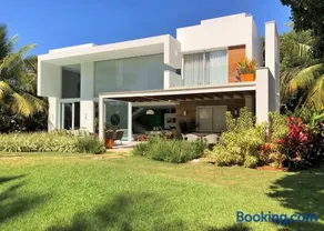 Casa de Praia em Interlagos - 4 suítes a poucos metros do mar - Image 2