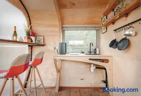 Architect-Designed Rural Cabin - Year Round Retreat - Image 5