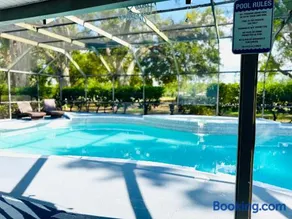 Tampa Luxury 5BR Estate with Pool and Golf Views - Image 3