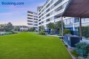 Luxe Sydney Olympic Park Stay - 2BR for 4 Guest - Image 2