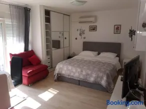 Studio apt. Downtown - Image 1