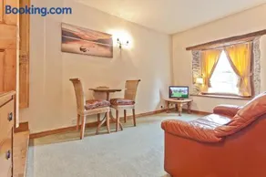 Bridge Cottages - Bridge Suite - Image 3
