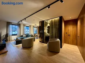 Central Lux Apartment - Image 2