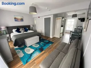 6 New Street Bantry Studio Apartment 2 - Image 2