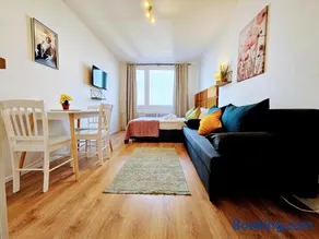 LIVE-INN PRAGUE DELUXE SUITE FOR 1-4 GUESTS, 20 Mins to center, Lift, Gym, Reception, Parking, Roof Terrace, Game & Party - Image 1