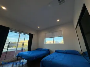 Blue Central Stay Near USC, BMO Stadium & Downtown LA - Image 5