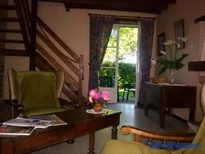Gîte charmant avec cheminée, jardin privé et 3 chambres dans un ancien corps de ferme - FR-1-410-128 - Image 2