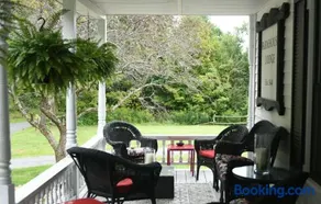 Farmhouse Lodge - Image 2
