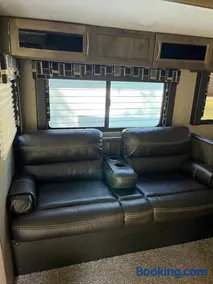 Chris travel trailer - Image 3