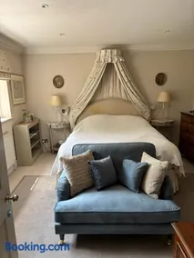 6 Northfields Close Family Household - Image 2