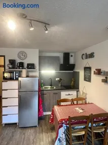Appt T2 4 pers Saint Lary centre Village Parking - Image 2