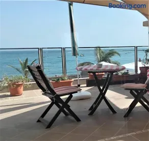 Apartamento con encanto en la playa frente al mar "Posada Rent House" - Image 1