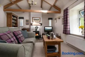2 Bed in Low Row oc-ds1010 - Image 2