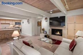 Chateau Chaumont by Snowmass Vacations - Image 3