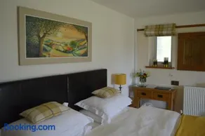 Smithfield Farm Bed & Breakfast - Image 1