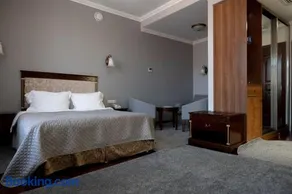 AllureInn Hotel and Spa - Image 4