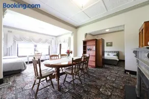 Best Place to Stay Grand Sydney Castle Home, Wedding, Business Conference, Work Stay, Family Reunion Sleeps 25 plus - Image 2