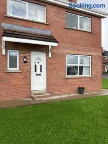 Enniskillen House (6 person house) - Image 2