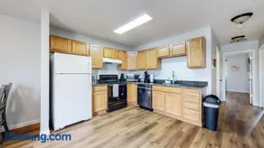 Convenient two bedroom near DIA - Image 2