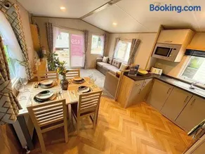 Isle of Wight Caravan - Image 4