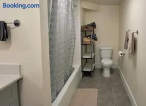 Private 2BR Suite -- Own Entrance -- Free Parking - Image 2