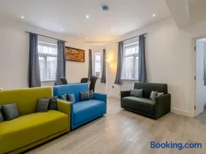 Flat 1 - 24 Cliff Road - Image 2