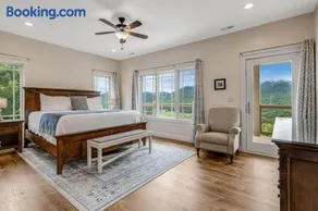 Nine Peaks - Mountain Retreat, Balcony, Hot Tub, and Grill! - Image 3