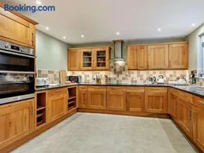 5 Bed in Grange-over-sands oc-sz593 - Image 3