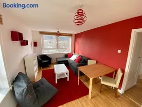 Carnegie - 1BD, steps away from Arthur's Seat - Image 1