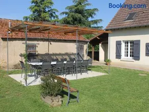 Gîte spacieux en pleine nature avec grand jardin, activités extérieures, proche sites historiques et commerces - Image 2