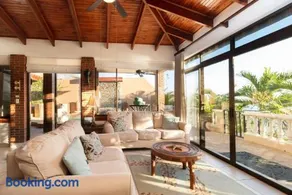 Stunning Villa with Oceanview, Private Pool, Soaking Tub & Picturesque Balcony - Image 1