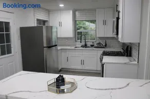 Cozy House Downtown Houston! - Image 3