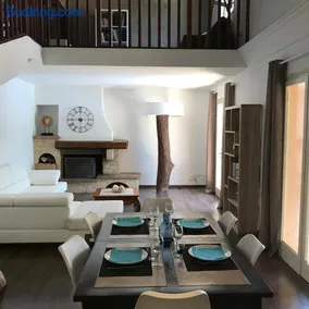 Villa sur la Côte d’Azur avec piscine - Image 1