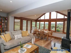 Lough Cluhir Cottage - Image 3