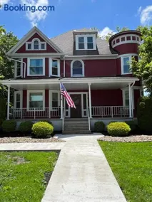 4 Bedroom Century Home in Niles, Ohio - Image 1
