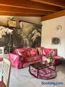Casa Lady - Image 1