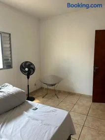 Suíte aconchegante com garagem - Image 5
