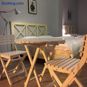 97Rock bookstore Hostel - Image 1