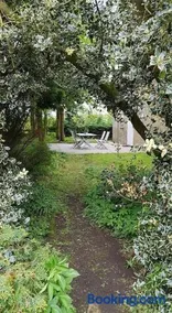 Secret Cottage in the Garden - Image 5