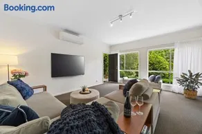Sheoak Sanctuary - Private Adelaide Hills Retreat - Image 1
