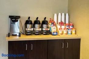 Red Roof Inn - Image 1