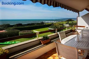 CASASANTOSA un tuffo in mare e sport - Image 3