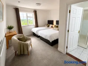 Renard Lodge - Image 4