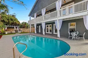 Coastal Cabana - Private Pool - Walk to Beach - Image 1