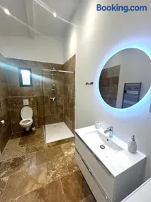 Maison "COSY" avec Parking Privé et Climatisation - Image 2