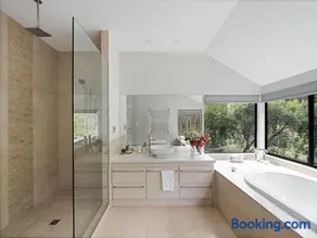 Jarrah Grove Forest Retreat - Adults Only Luxury Chalet - Image 2