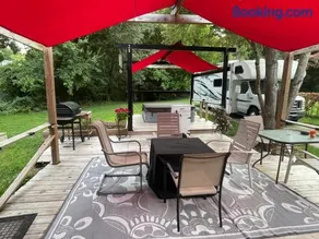 Wayne's Place-Hot tub, pet friendly. Close to HPU - Image 4
