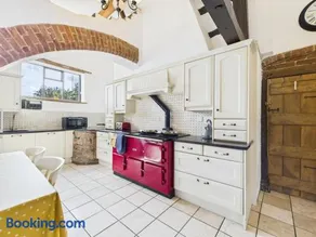 Mainstone House by Signature Stays - Luxury Retreat - HotTub - Image 3